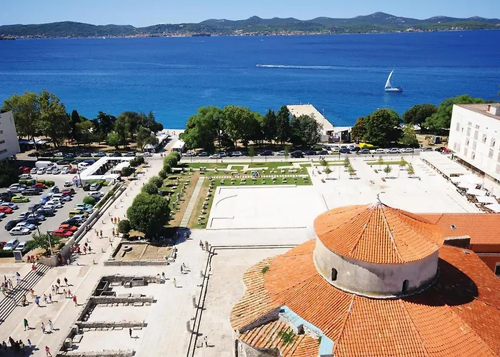 - 6 Zadar