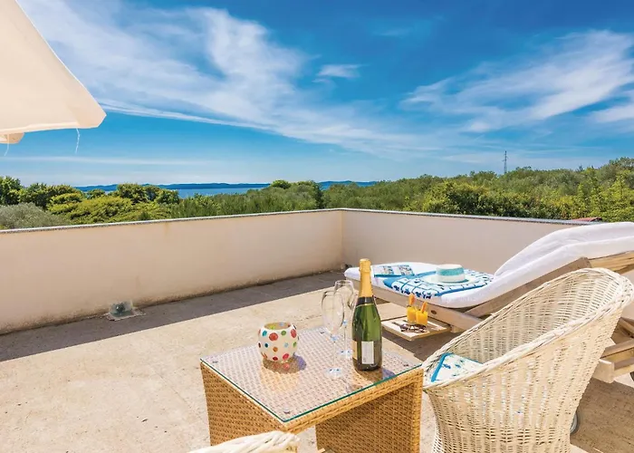 - 6 Prázdninový dům